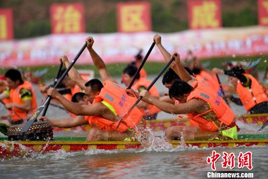 境内外56支队伍角逐中国―东盟（南宁）国际龙舟邀请赛