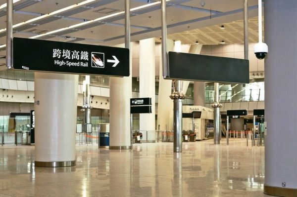 香港立法会通过“一地两检”条例 高铁香港段将如期通车