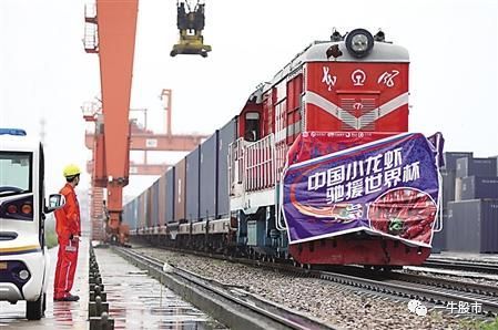 疯狂世界杯,靠什么赚钱?