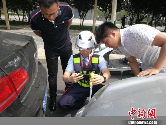 天津创新开展“警保协同作战”交通事故快处快赔机制