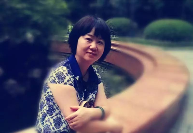 河南29岁教师李芳追悼会今日举行：推开学生自己被撞牺牲