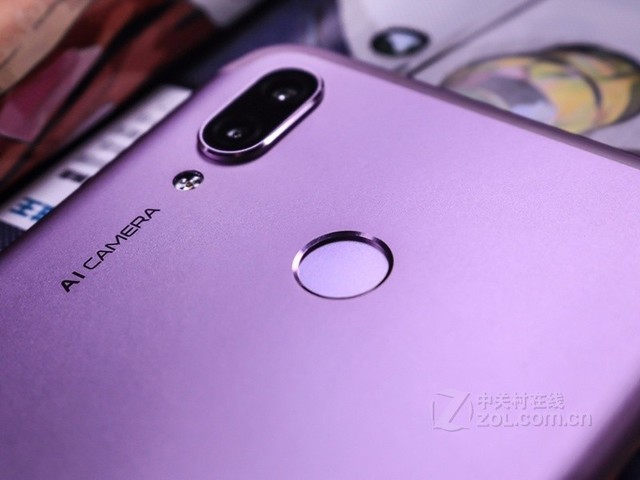 轻松吃鸡又上分 荣耀Play认真起来太吓人 