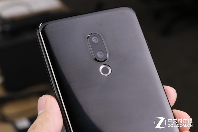 专治处女系 这几款非刘海屏手机值得买单 