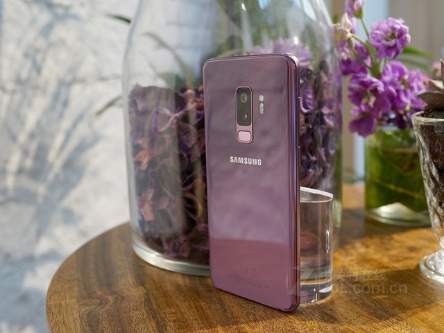 专治处女系 这几款非刘海屏手机值得买单 