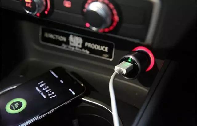 90%车上USB接口给手机充电,怎么电量不升反