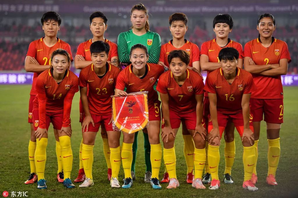 一条微博突然疯转5万!网友暴赞:中国足球靠你们了_凤凰资讯