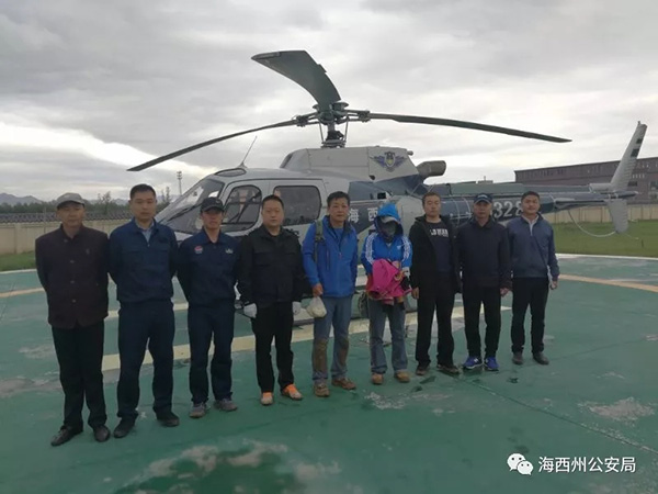 青海海西警方地空立体式搜索，13小时解救2名被困戈壁游客