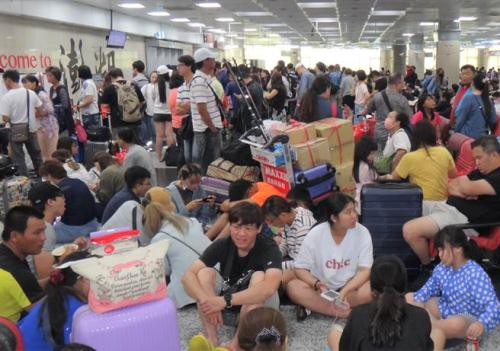 台湾澎湖海运断航2日 机场滞留旅客超2000人