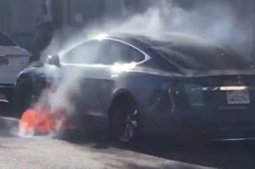 美国国家运输安全委员会派员调查特斯拉Model S起火事故