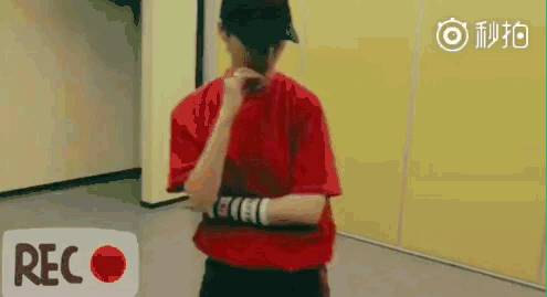 魔性十足!李宇春晒舞蹈视频
