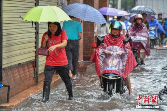持续强降雨 台湾高雄市桃源区强制撤离273人