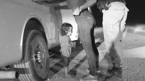 特朗普对移民儿童凄惨音频不为所动：美国不是移民营