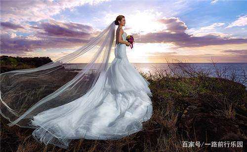 离婚后老公给我一张十万的银行卡,我去银行取