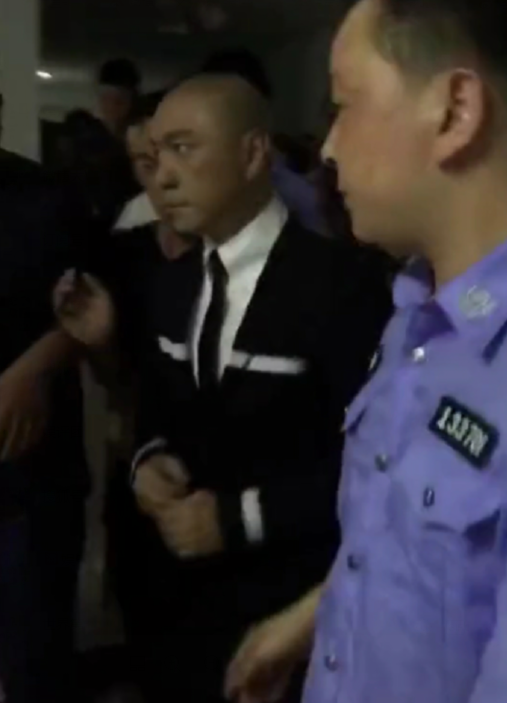 张卫健本人回应被民警抓获新闻:我好的很,什