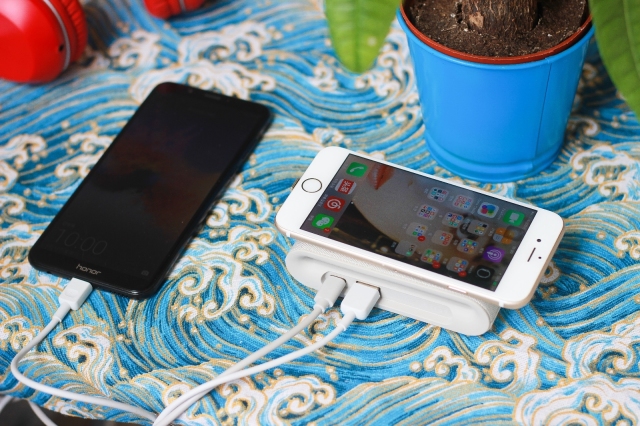 iOttie无线快充移动电源