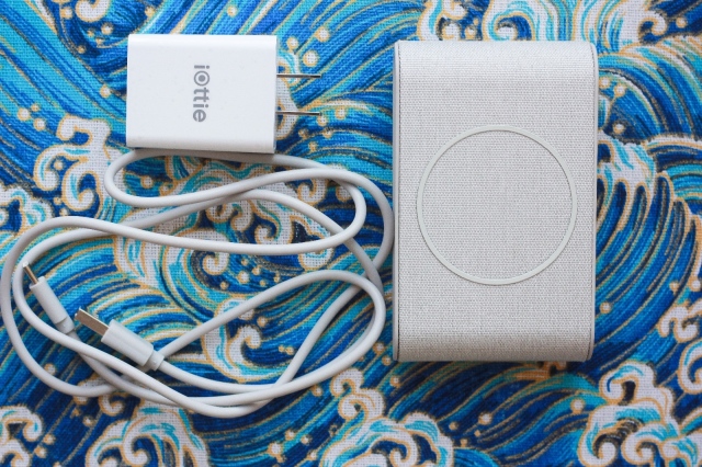 iOttie无线快充移动电源