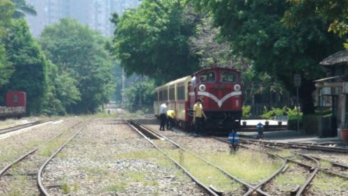 台湾阿里山火车将复驶 通车前夕两次故障遭质疑