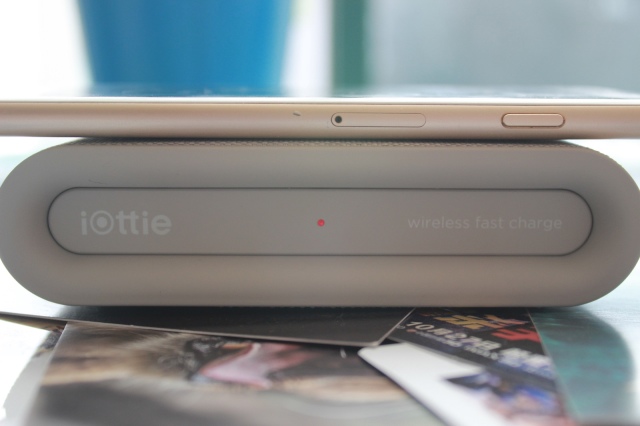 iOttie无线快充移动电源