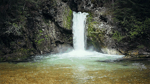 壁纸 风景 旅游 瀑布 山水 摄影 桌面 500_282 gif 动态图 动图
