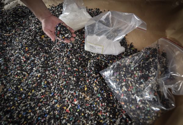 中国拒收“洋垃圾”后 全球将有上亿吨塑料垃圾等待解决