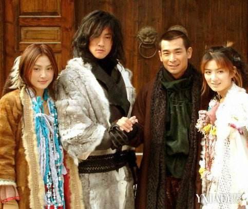 雄霸师从三绝老人,曾为一本秘籍追杀同门,难怪