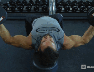 如何练出会抖动的胸肌