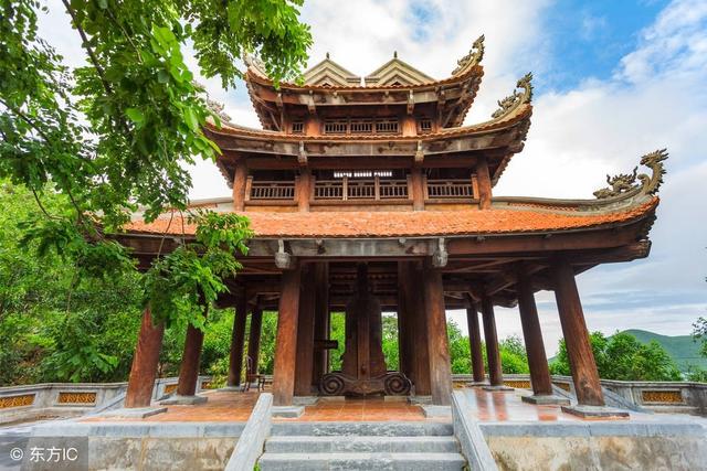 万万要注意去寺庙穿着的“六”大忌,不然家里后辈一个比一个穷