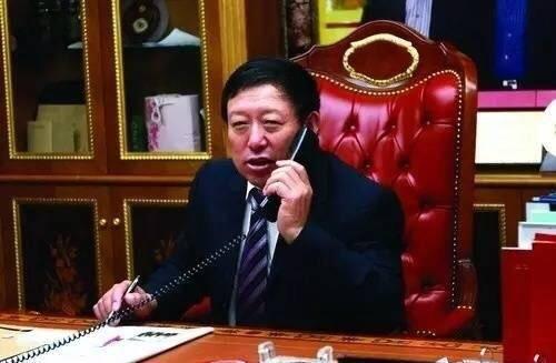 他是中国最大煤老板,小学文化转型当县长助理,身家78亿如今被调查
