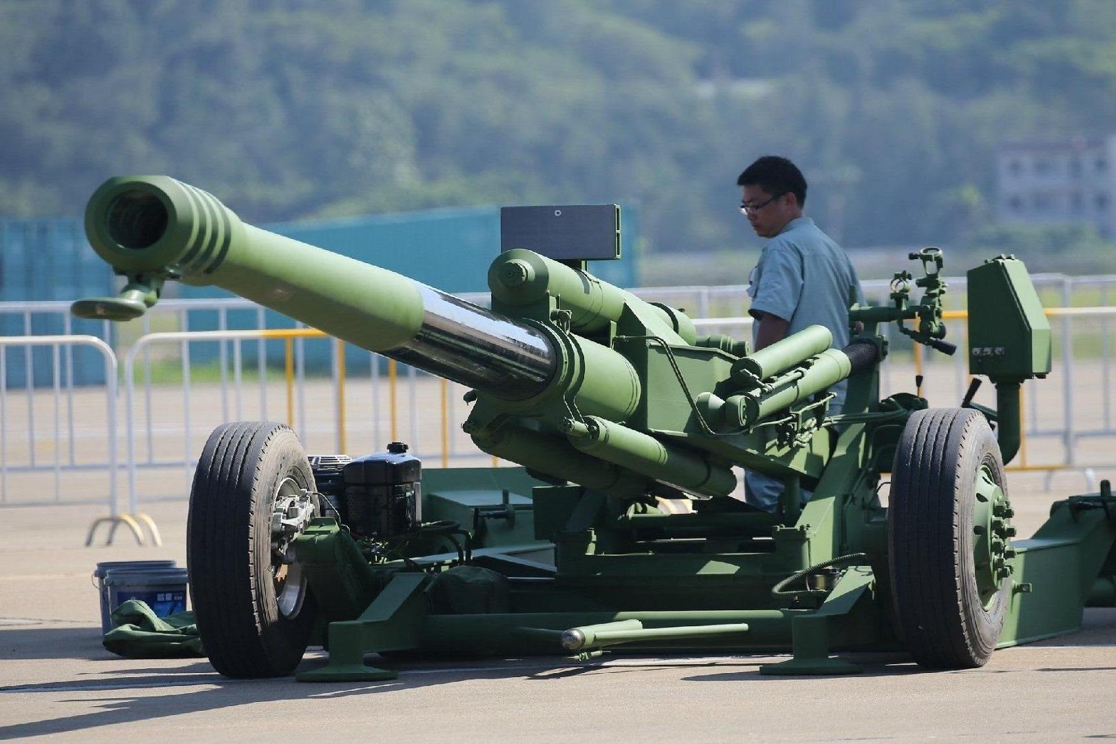 靠发动机自己就能跑,中国超轻型榴弹炮有多牛?