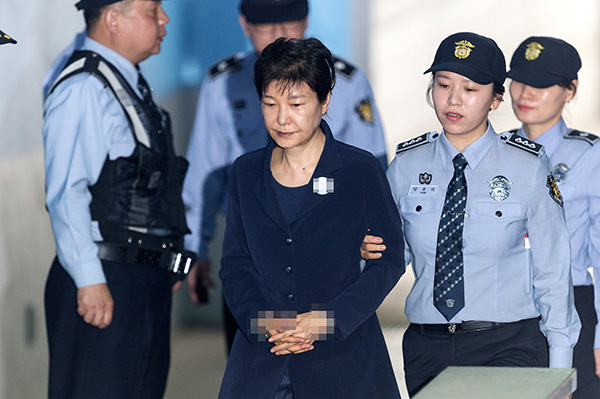 朴槿惠判24年后二审开庭：律师坚称无罪，检方要求重判