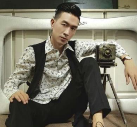 婚内出轨还骂粉丝有病,这位知名主播比死亡宣