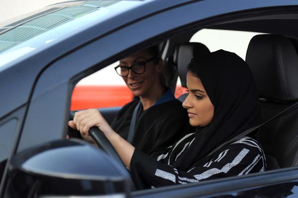 特稿丨今天起，沙特女性驾车合法了