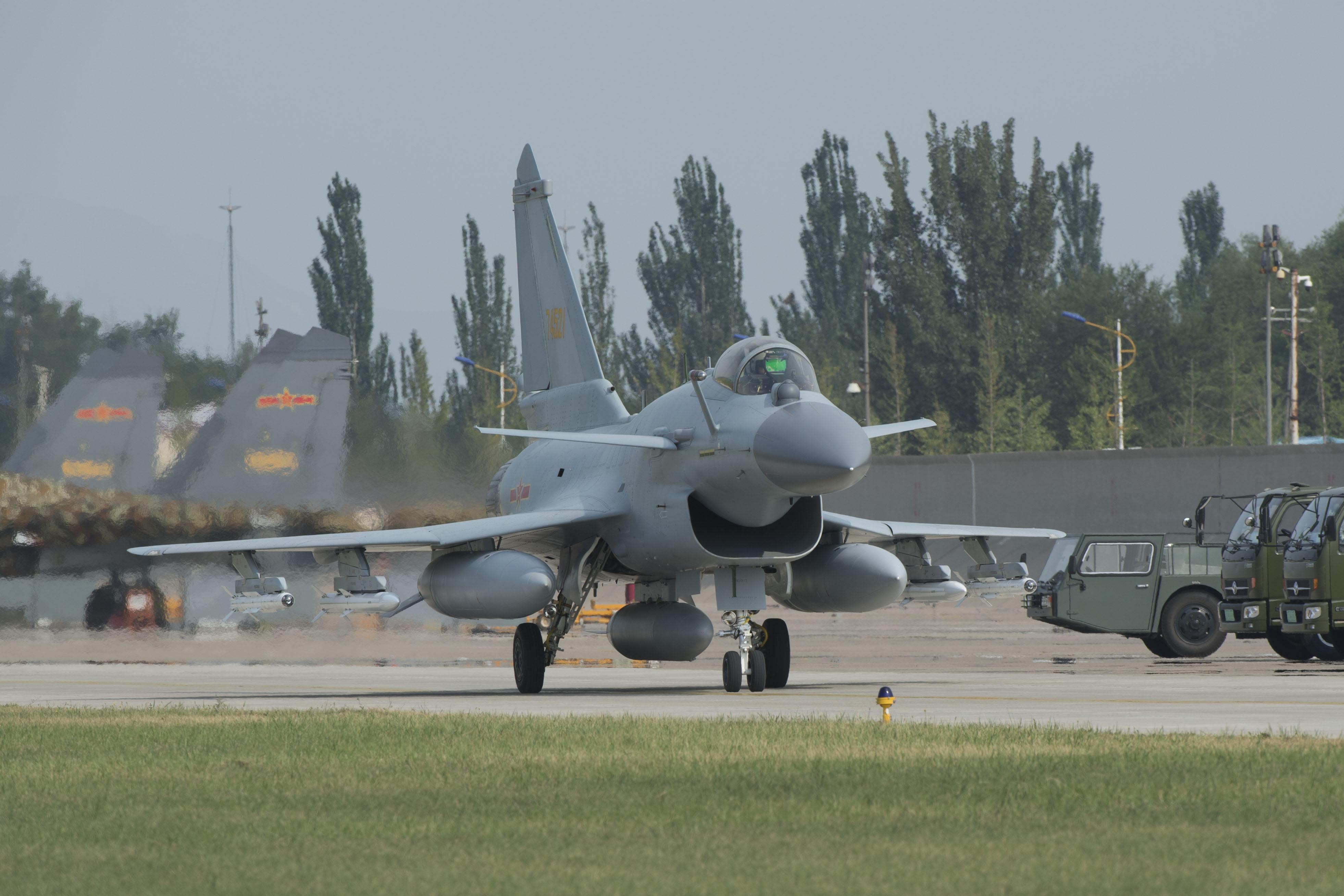 F16V来了，歼10C亚洲最强中轻型战机地位受严峻挑战？