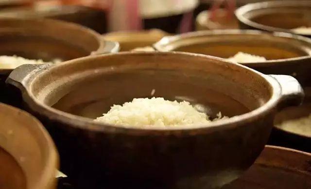 食在广州:这煲惹人爱的饭,遍布大街小巷,偏偏就是“煲仔饭”