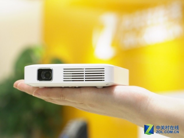 不只是大画面 世界杯观赛首选智能微投? 