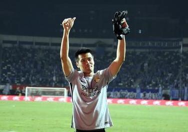 苏宁门神曾因国足比赛遭谩骂 如今绝境重生再