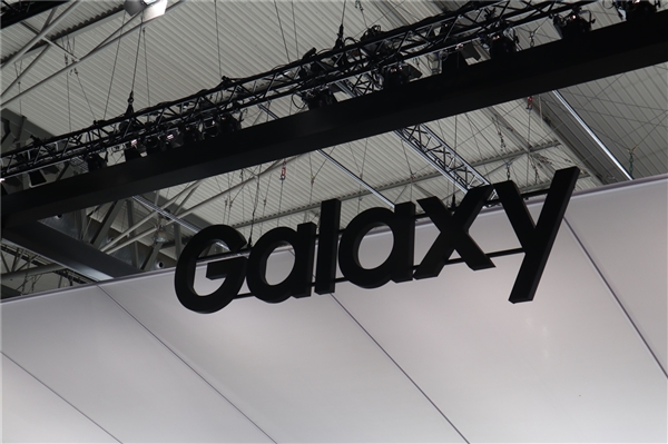 新爆料称三星Galaxy S10将有3款：顶配6.2寸曲屏三摄