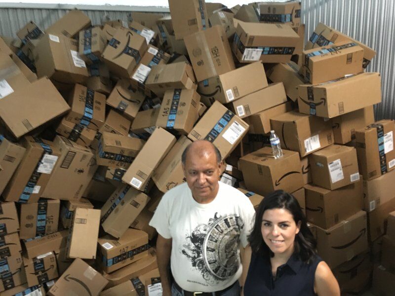 美墨边境移民收留中心收到大批捐赠物品