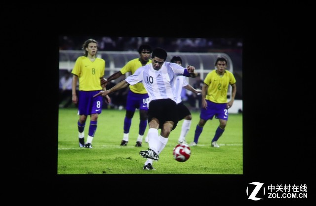 不只是大画面 世界杯观赛首选智能微投? 