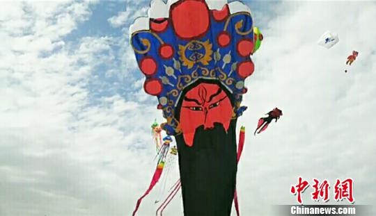甘肃武威举办全国运动风筝锦标赛