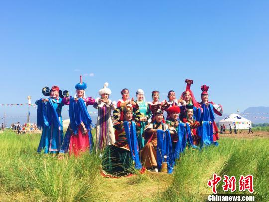 呼和浩特土默特敖包文化旅游节开幕 尽显“非遗”风采