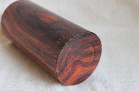 农村有种叫不知春的树木, 不但是珍贵的木材, 还有清热解毒的功效