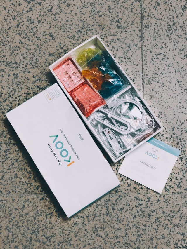 模块编程让萌娃变身动手达人，索尼可编程教育机器人体验