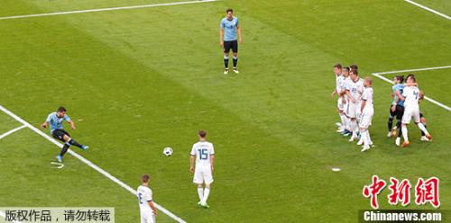 苏亚雷斯卡瓦尼建功 乌拉圭3-0完胜东道主俄罗斯