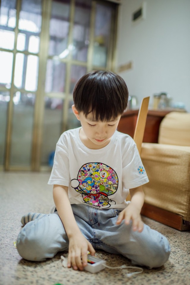 模块编程让萌娃变身动手达人，索尼可编程教育机器人体验