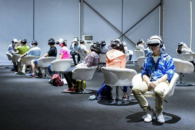 2018青岛国际VR影像周开幕 成立国际沉浸影