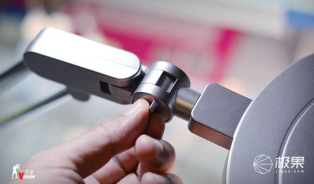 Yeelight护眼台灯Pro体验,三轴可调易操作,去除蓝光不伤眼 Yeelight护眼台灯Pro体验,三轴可调易操作,去除蓝光不伤眼