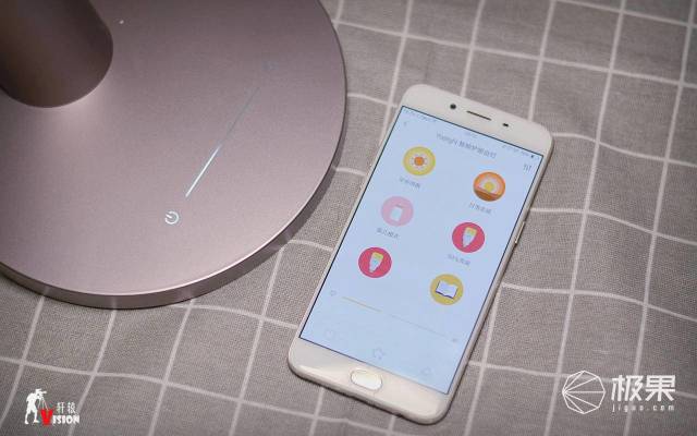 Yeelight护眼台灯Pro体验,三轴可调易操作,去除蓝光不伤眼 Yeelight护眼台灯Pro体验,三轴可调易操作,去除蓝光不伤眼