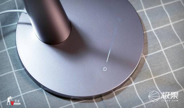 Yeelight护眼台灯Pro体验,三轴可调易操作,去除蓝光不伤眼 Yeelight护眼台灯Pro体验,三轴可调易操作,去除蓝光不伤眼