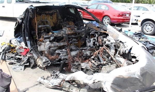 特斯拉Model S致命车祸：导致两死一伤